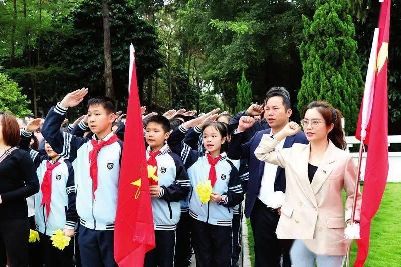 学习强国怎么看之前的年度积分游戏画面